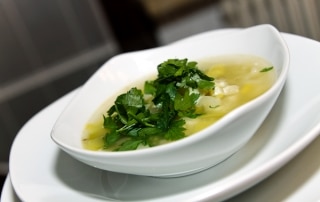 Lauch-Sellerie-Suppe mit Edamer