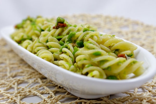 Fusilli mit Erbsen-Pesto