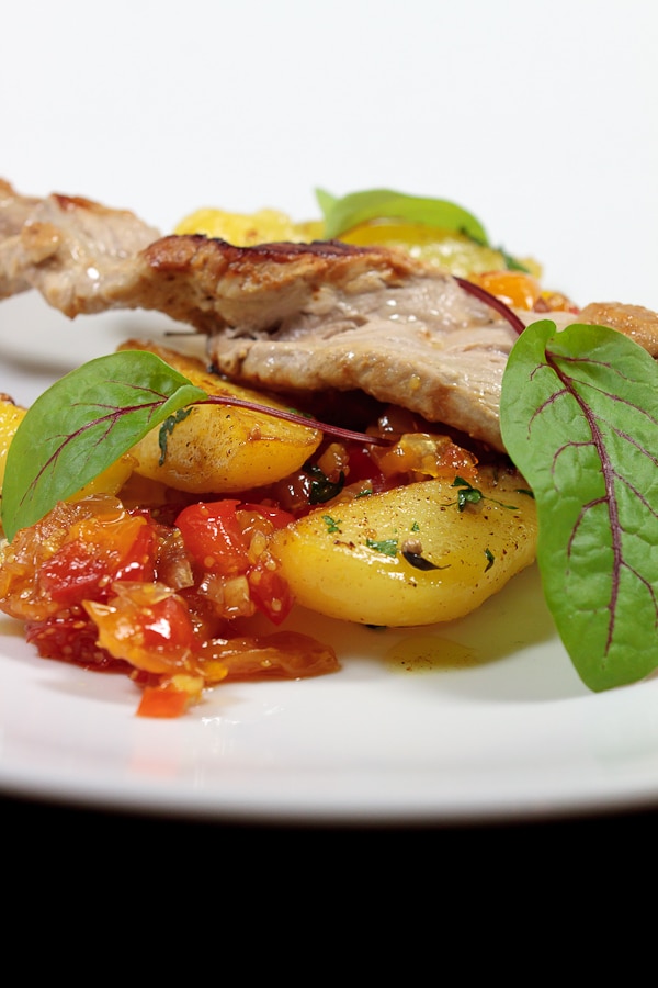 Filetspieße mit Physalis-Chutney und Koriander-Kartoffeln