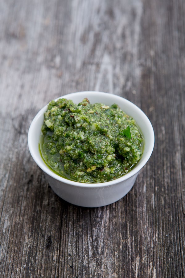 haselnuss-petersilien-pesto