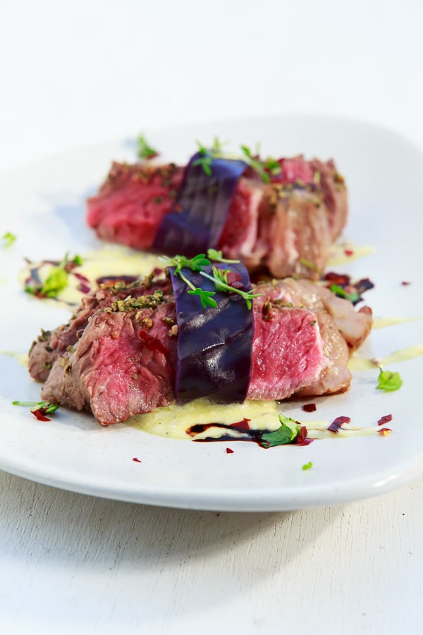 Roastbeef-Sushi mit Meerrettich-Crème und Rotkohl
