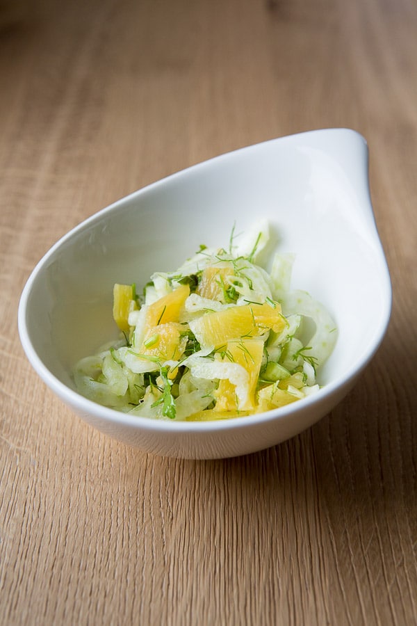 Asiatisches Gulasch mit Linsen-Fenchel-Ananas-Salat