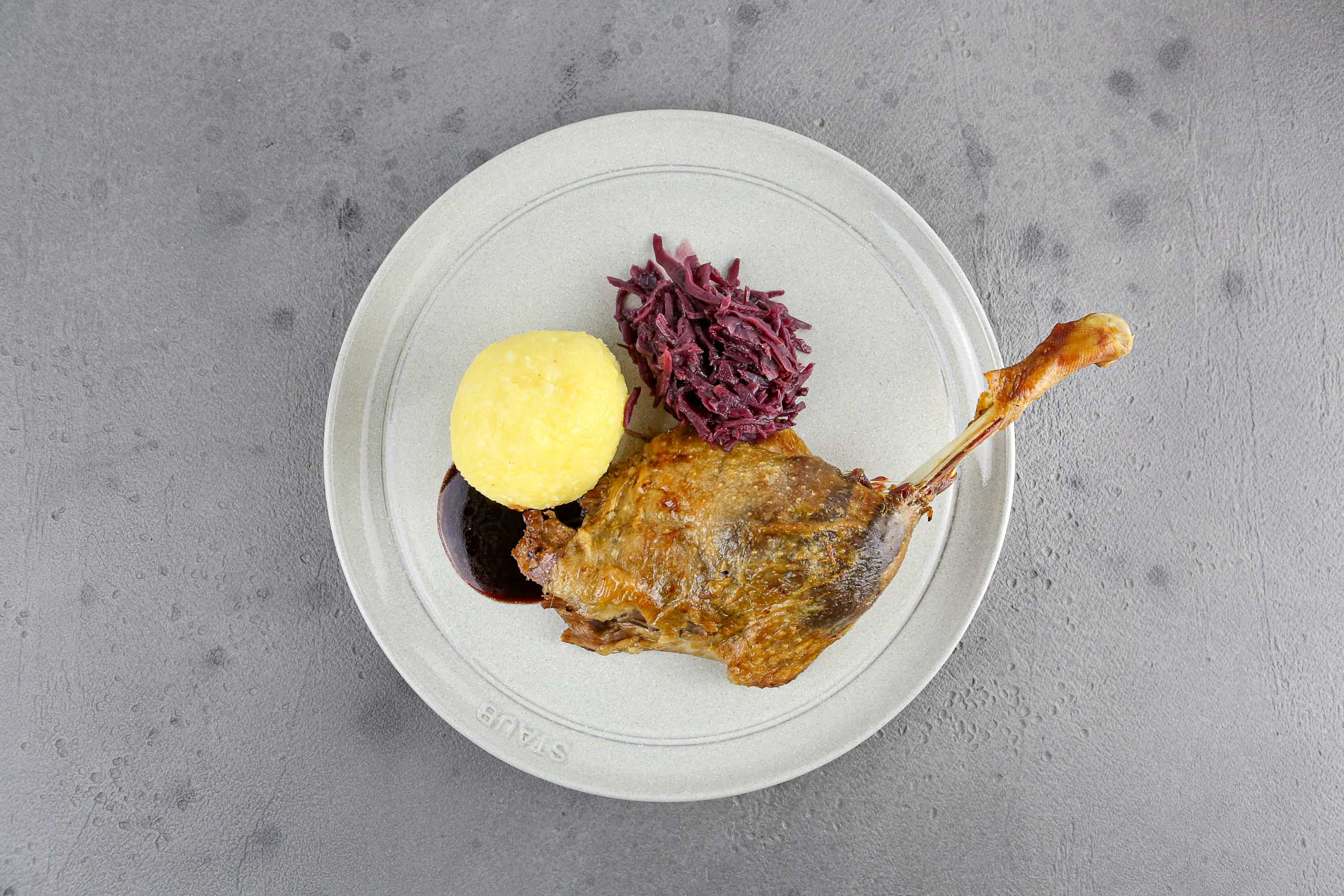 Weihnachtsgans mit Rotkohl und Knödeln (Komplettanleitung) - HighFoodality